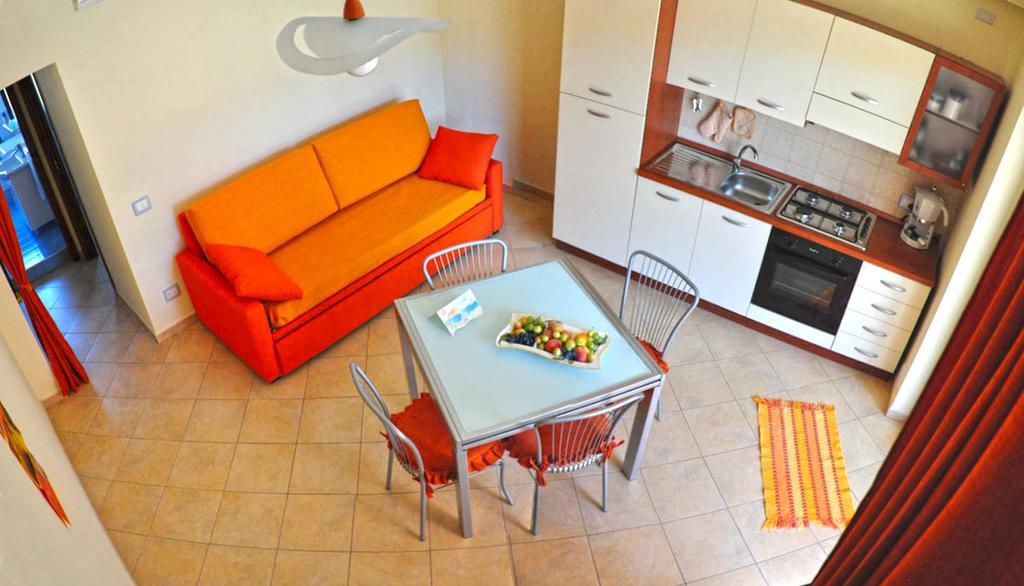 Appartamenti Vacanze Mareemare Capo dʼOrlando Екстериор снимка