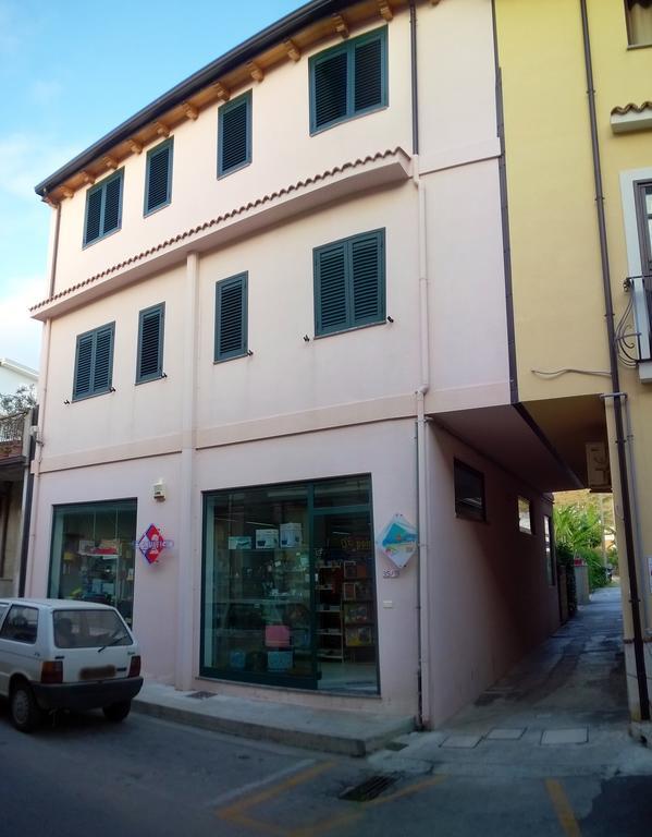 Appartamenti Vacanze Mareemare Capo dʼOrlando Екстериор снимка