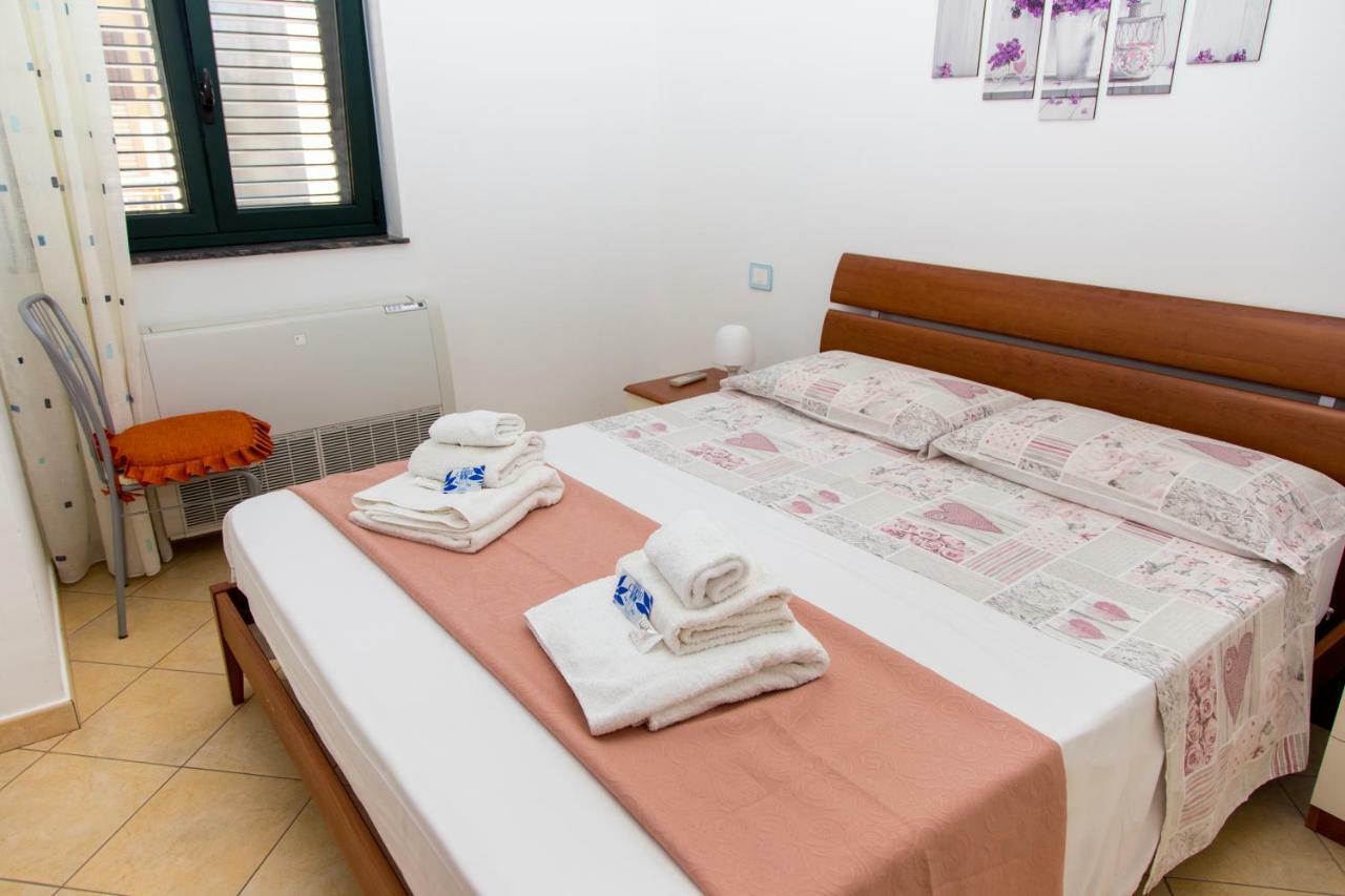 Appartamenti Vacanze Mareemare Capo dʼOrlando Екстериор снимка