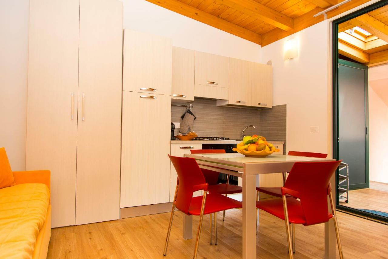 Appartamenti Vacanze Mareemare Capo dʼOrlando Екстериор снимка