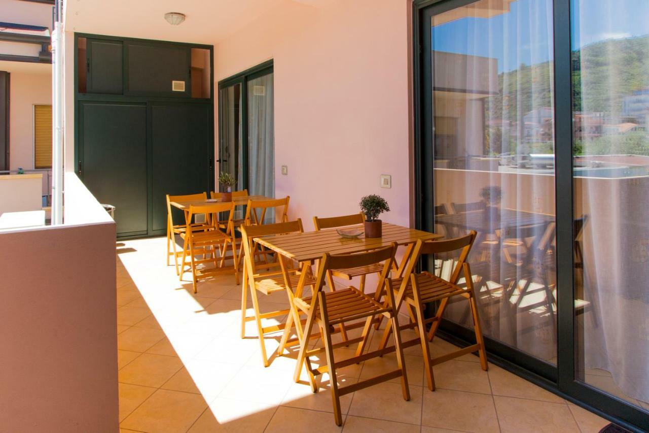 Appartamenti Vacanze Mareemare Capo dʼOrlando Екстериор снимка