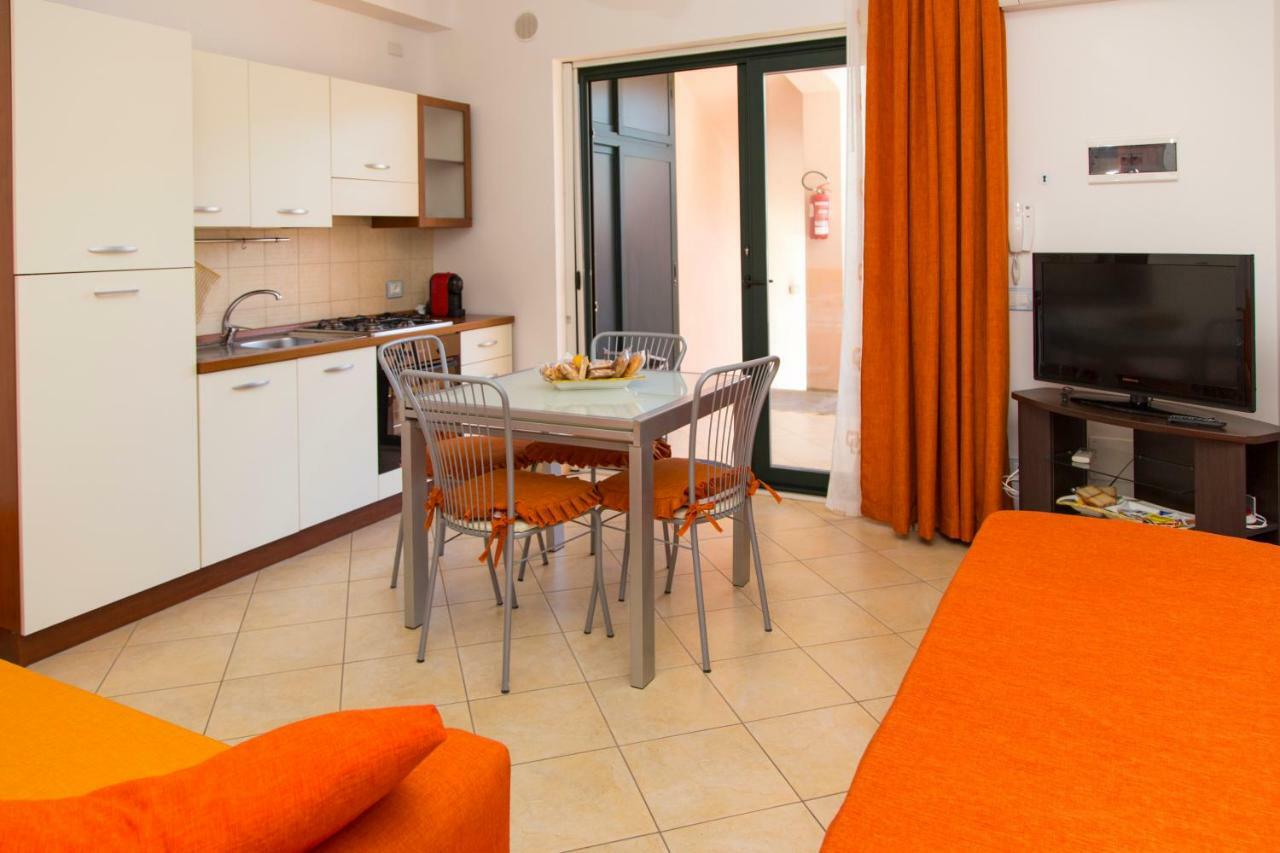 Appartamenti Vacanze Mareemare Capo dʼOrlando Екстериор снимка