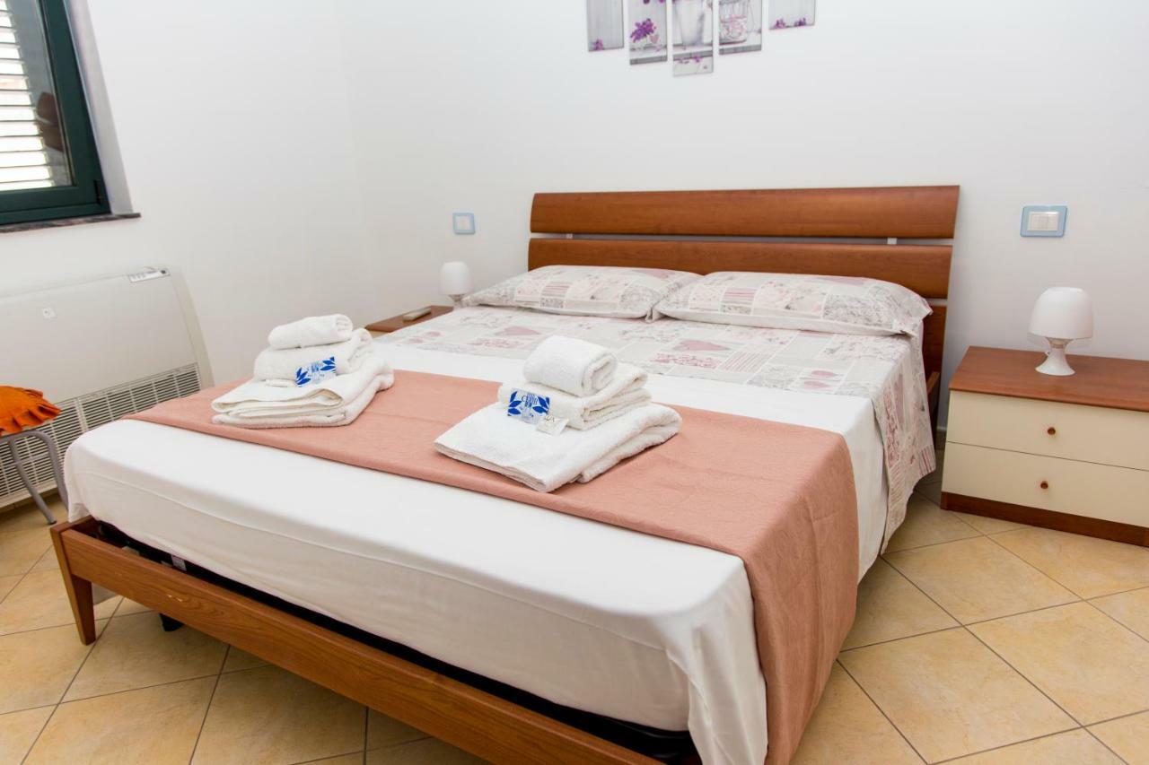 Appartamenti Vacanze Mareemare Capo dʼOrlando Екстериор снимка